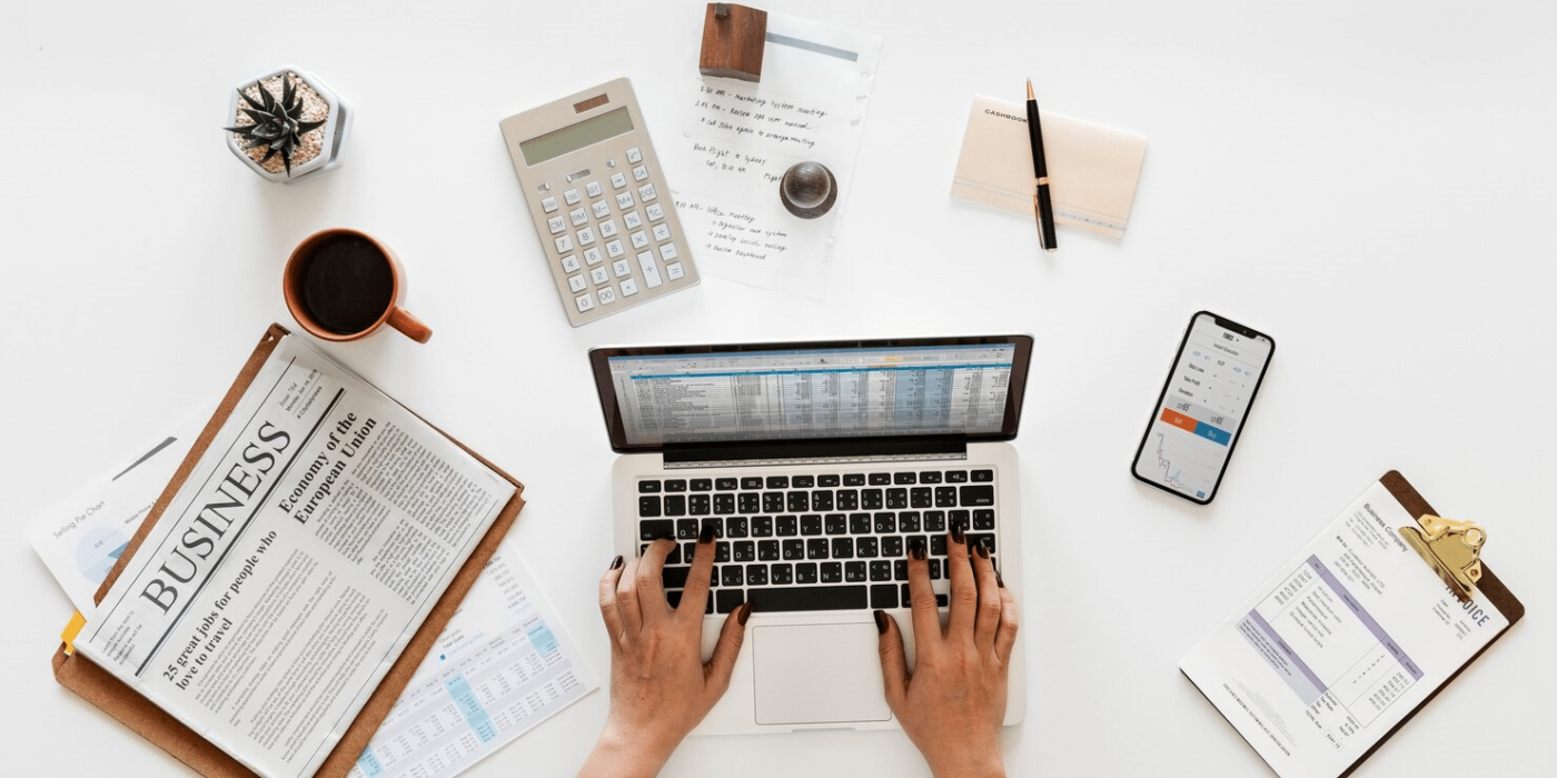 aerial-view-businessman-using-computer-laptop_53876-20492